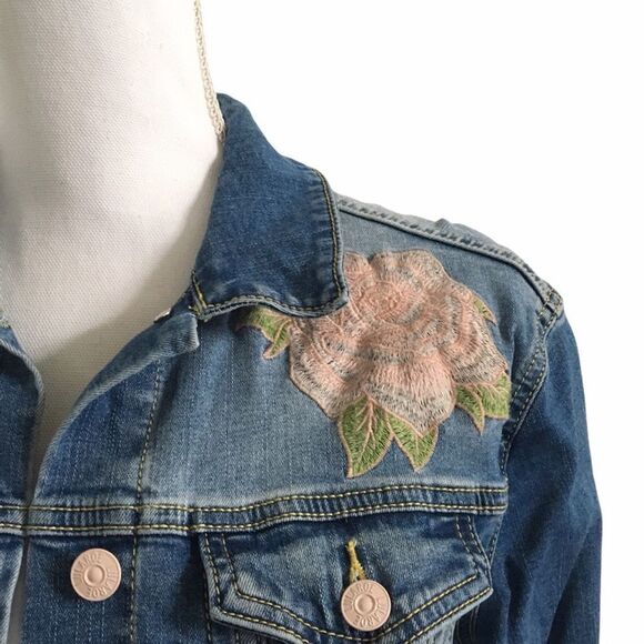 LuLaRoe Jaxon Denim Jean Jacket Pink Rose Embroidered Medium Wash Women’s Small - Picture 2 of 6